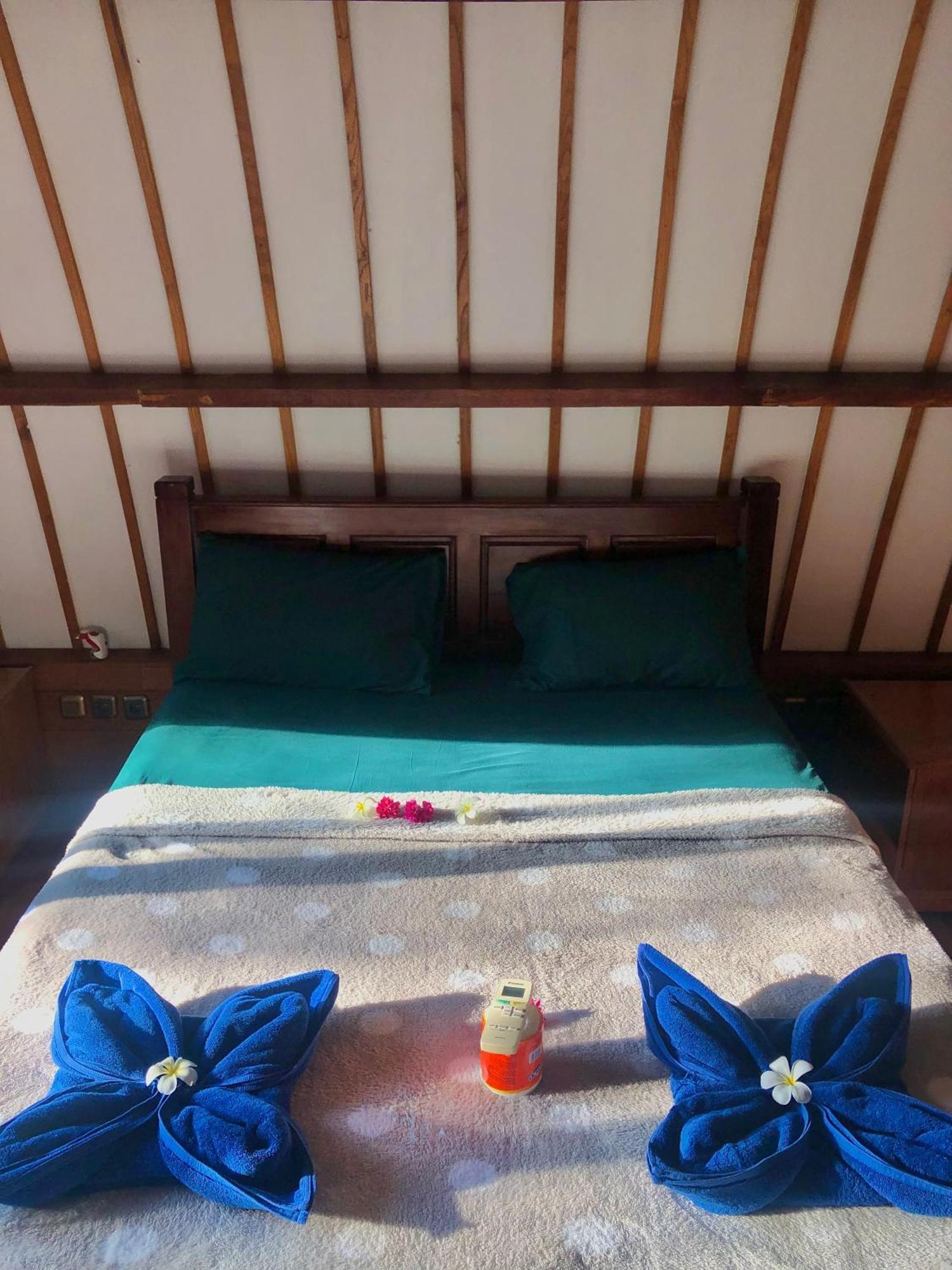 Blue Moon Meno Otel Gili Meno Dış mekan fotoğraf